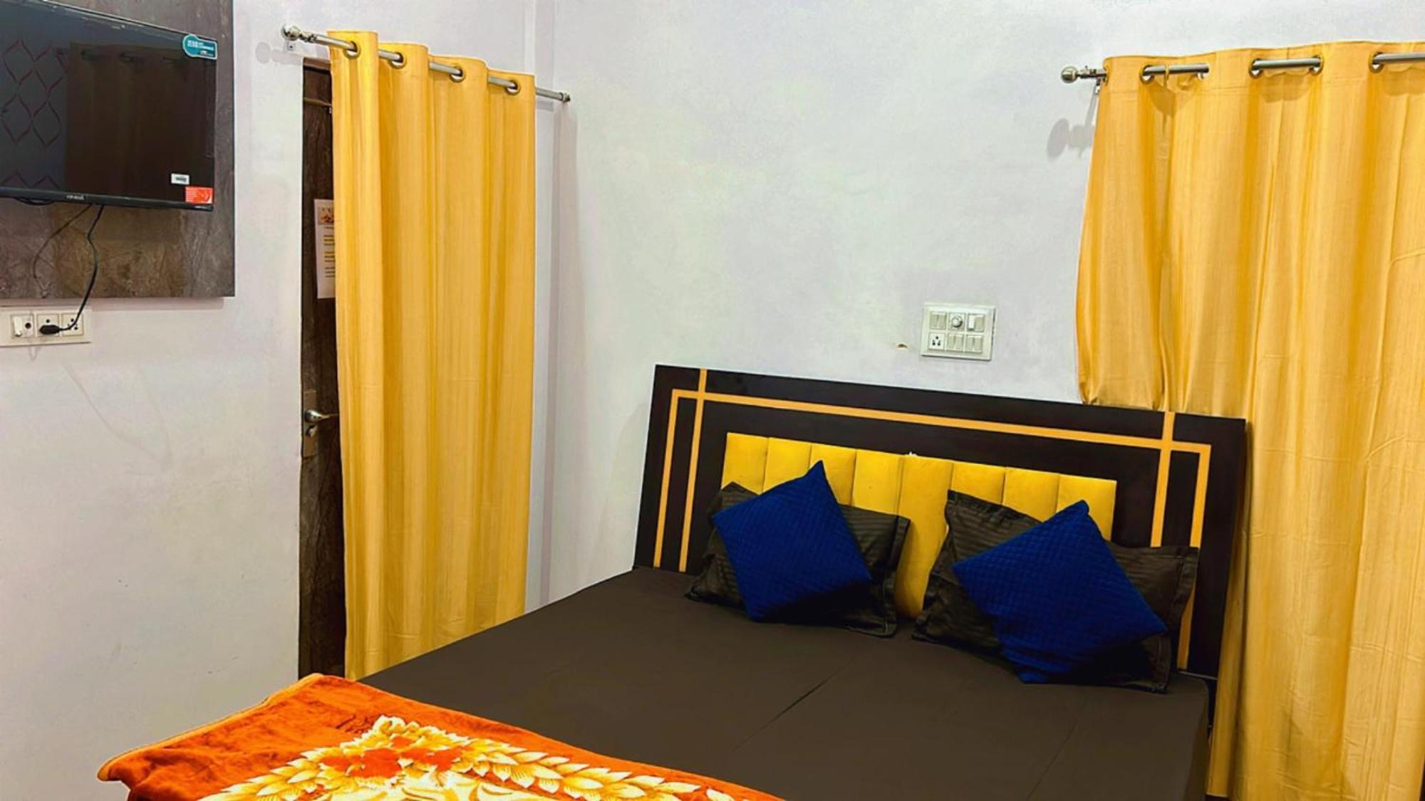 Shree Radhe Shyam - Walkable Distance To Sri Kashi Vishwanath Temple And Ganga Aarti Apartment Varanasi