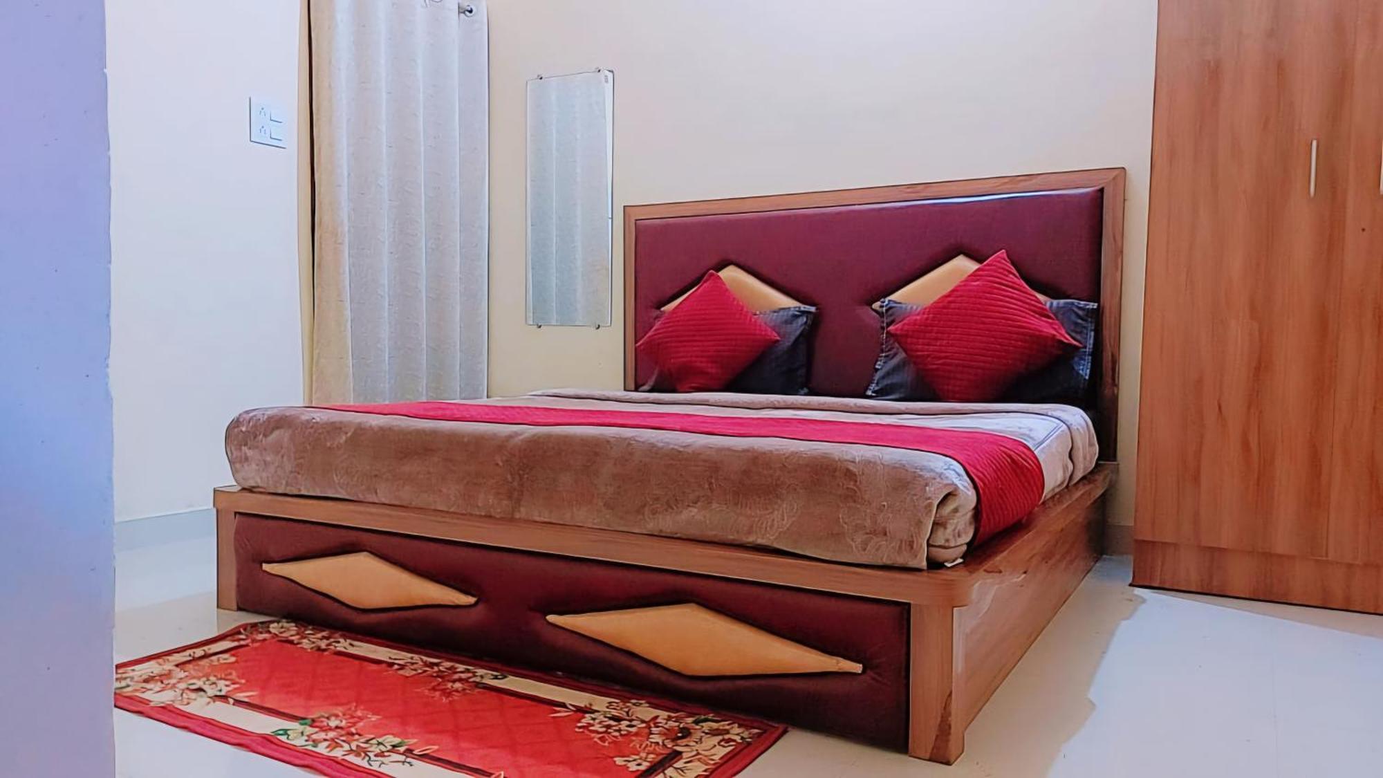 Shree Radhe Shyam - Walkable Distance To Sri Kashi Vishwanath Temple And Ganga Aarti Apartment
